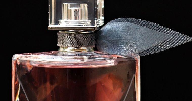 Perfumy na zimę – sprawdź zapachy idealne na tę porę roku!